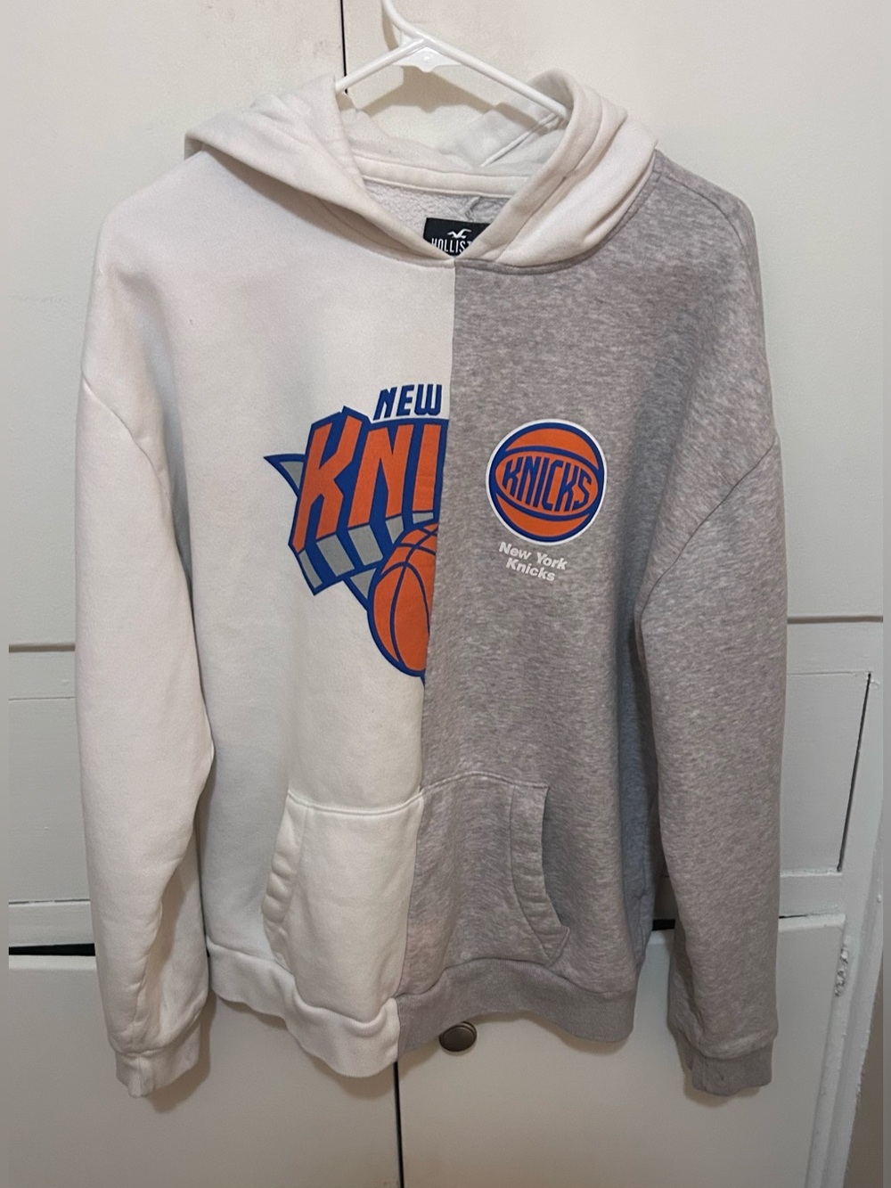 New York Knicks hoodie size men’s large in fair condition